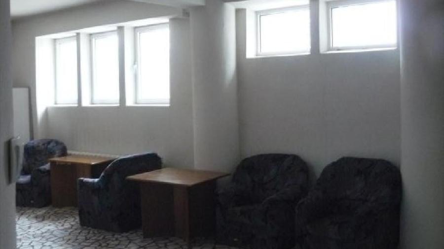Birou, în Central