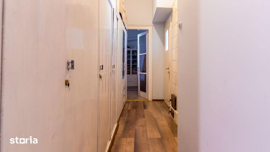 Apartament cu 5 camere în Gruia
