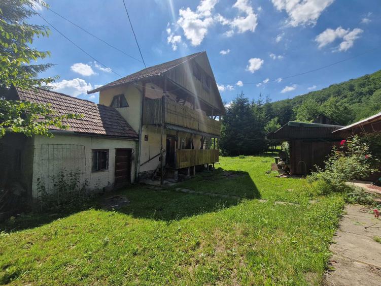 Casă cu 4 camere în Central