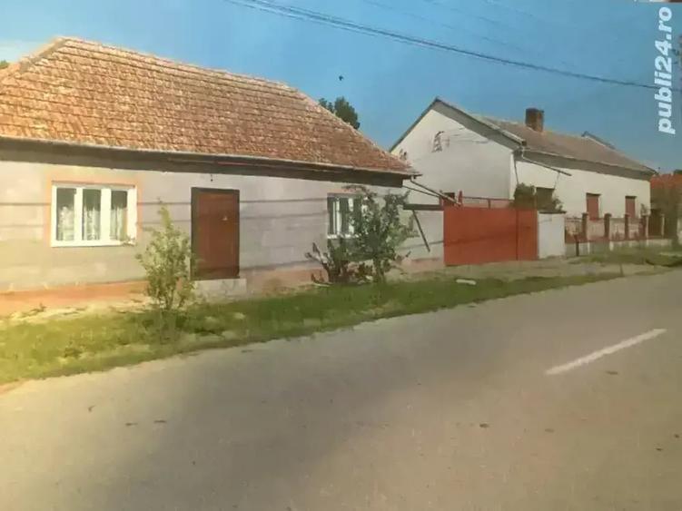 Casă cu 6 camere cu Teren 2824 Mp în Șoșdea