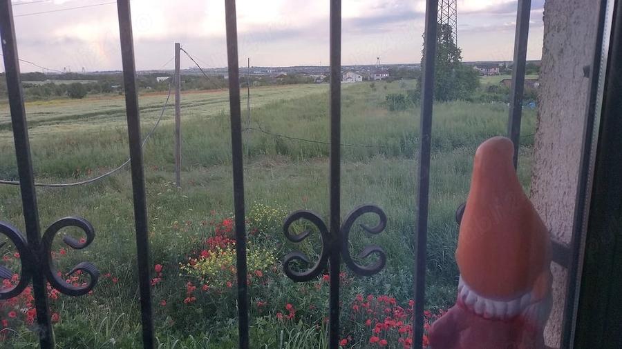 Apartament cu 2 camere decomandat în Lazu