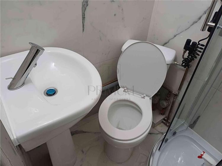Garsonieră decomandată, mobilată în Steaua