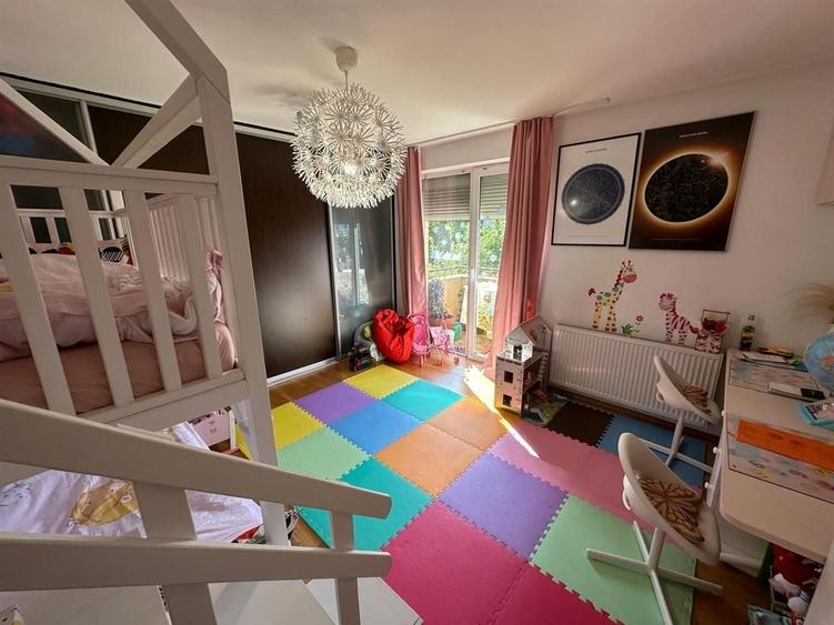 Apartament cu 3 camere decomandat în Andrei Mureșanu