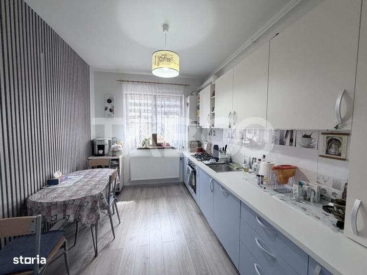 Apartament cu 4 camere decomandat în Șura Mare