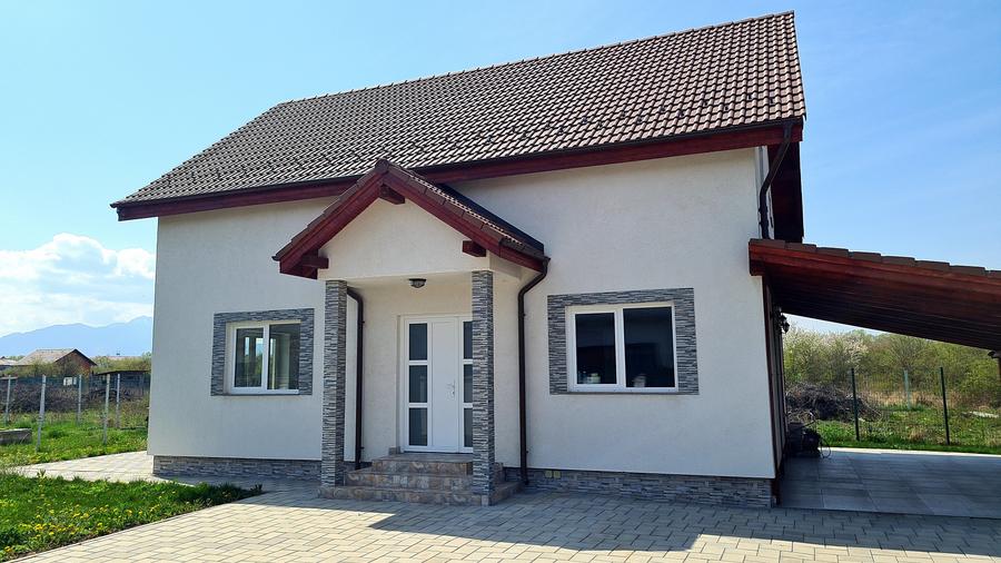 Casă cu 4 camere cu Canalizare în Sânpetru