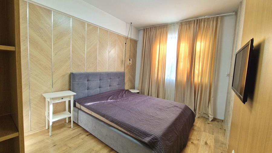 Apartament cu 3 camere decomandat, mobilat în Băneasa