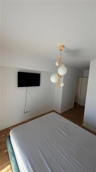 Apartament cu 3 camere semidecomandat, mobilat în Aviației