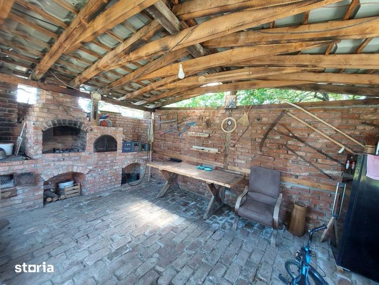 Casă cu 8 camere cu Teren 900 Mp în Săcele
