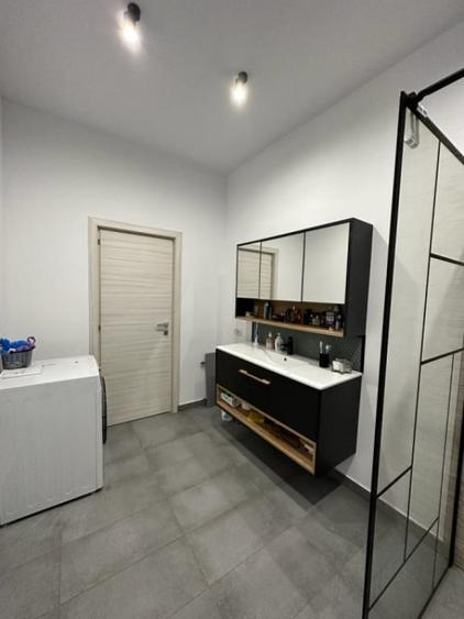Casă cu 3 camere cu Teren 305 Mp în Central
