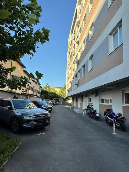 Apartament cu 2 camere semidecomandat în Prelungirea Ghencea