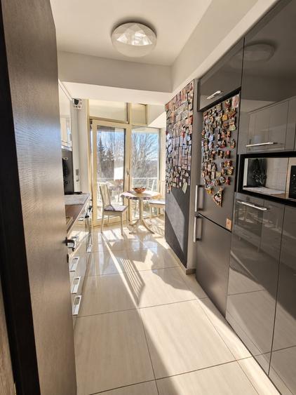 Apartament cu 2 camere decomandat, mobilat în