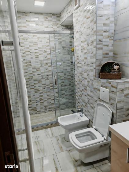 Apartament cu 3 camere în Tractorul