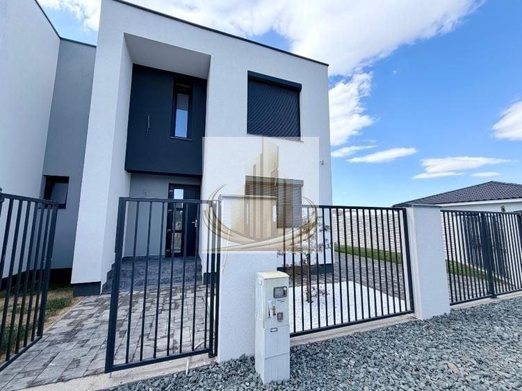 Duplex cu 5 camere cu Canalizare în Moșnița Nouă