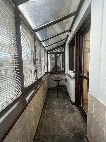 Apartament cu 3 camere semidecomandat în Doamna Ghica