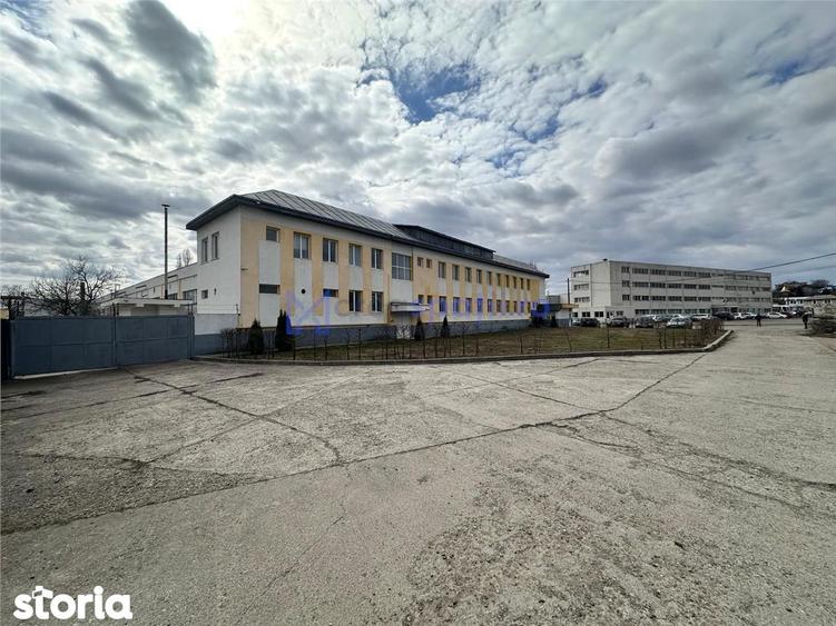 Spațiu comercial, de 3,700 mp, în Central