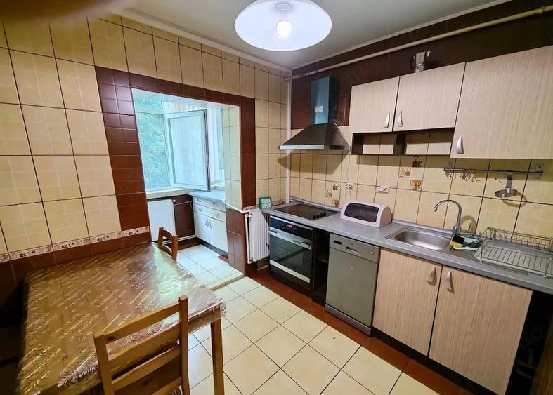 Apartament cu 3 camere decomandat în Ceair