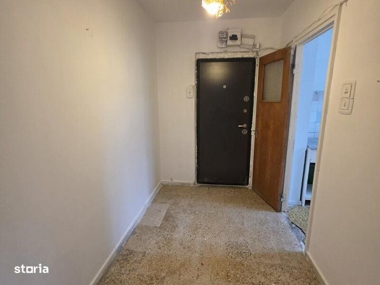 Apartament cu 3 camere semidecomandat în 1 Decembrie 1918