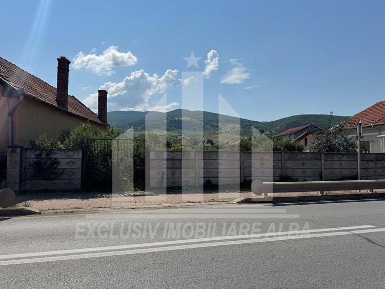Teren Construcții intravilan de 700 mp, în Nord-Est