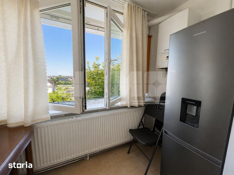 Apartament cu 3 camere semidecomandat în Central