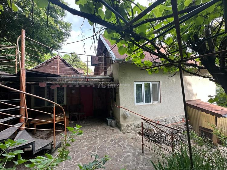 Casă cu 4 camere cu Teren 647 Mp în Central