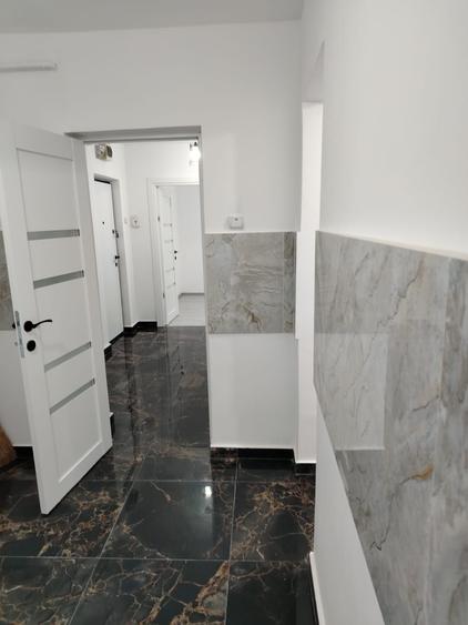 Apartament cu 3 camere decomandat în Tătărași