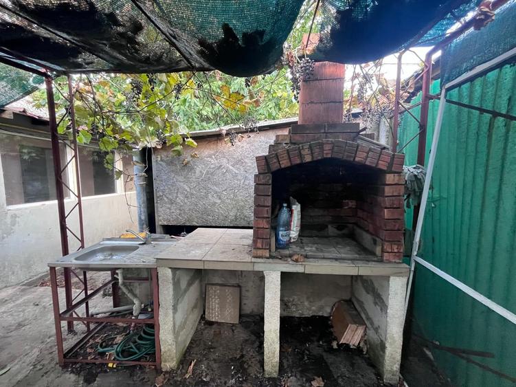 Casă individuală cu 3 camere cu Canalizare în Brătianu