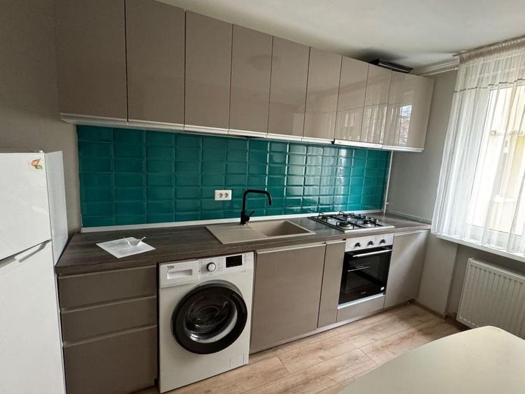 Apartament cu 2 camere decomandat în Precista