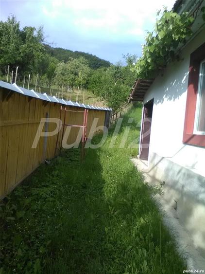 Casă cu 2 camere cu Teren 3 Mp în Onești