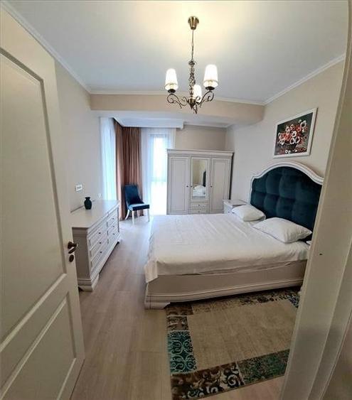 Apartament cu 3 camere decomandat, mobilat în Faleza Nord