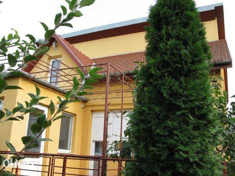 Casă cu 4 camere cu Teren 200 Mp în Central