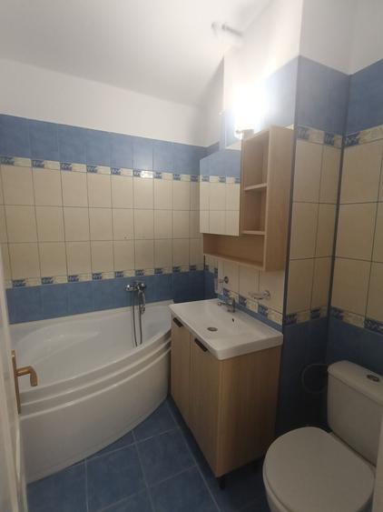 Apartament cu 3 camere decomandat în Popoveni