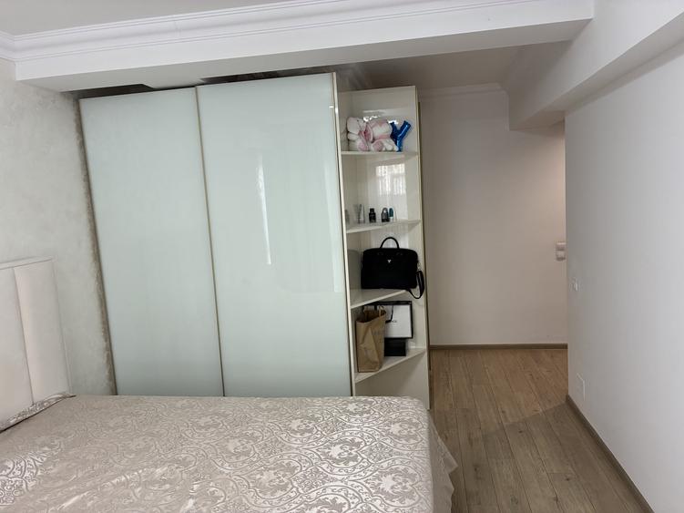 Apartament cu 4 camere decomandat, mobilat în Drumul Taberei