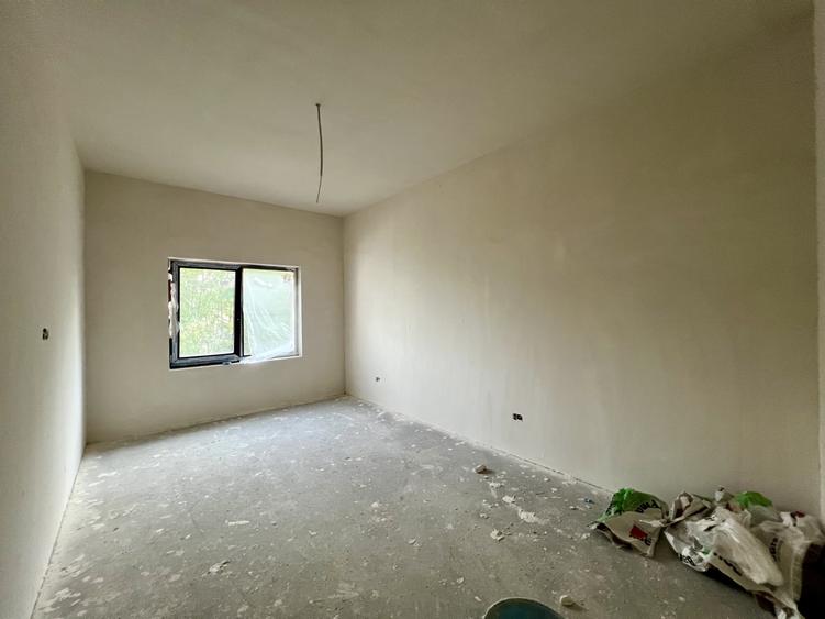 Duplex cu 5 camere cu Canalizare în Giroc