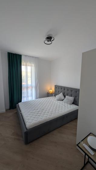 Apartament cu 3 camere semidecomandat în Florești