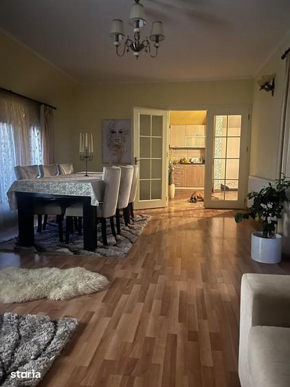 Casă cu 7 camere cu Teren 1783 Mp în Hărman