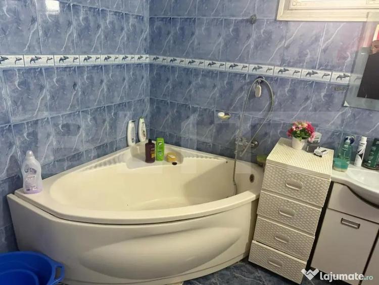 Casă cu 3 camere cu Teren 3800 Mp în Central