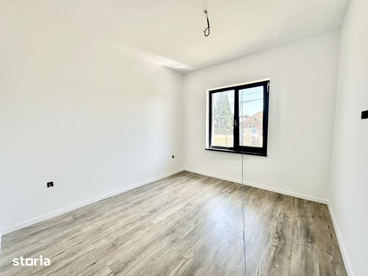 Casă cu 3 camere cu Teren 332 Mp în Albina