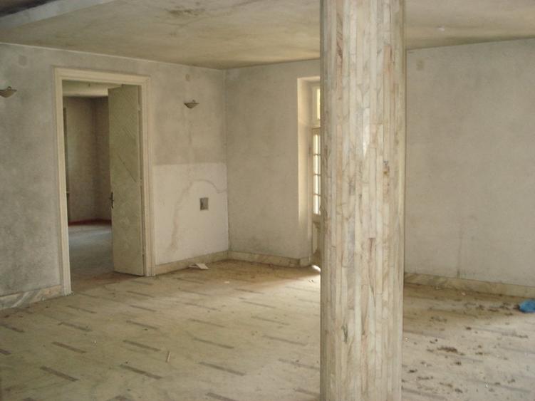 Casă individuală cu 25 camere cu Piscina în Micești