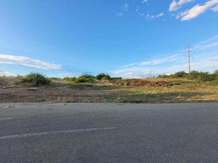 Teren Construcții intravilan de 2722 mp, în Periferie