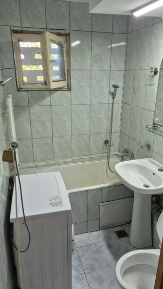 Apartament cu 2 camere semidecomandat în Ferentari