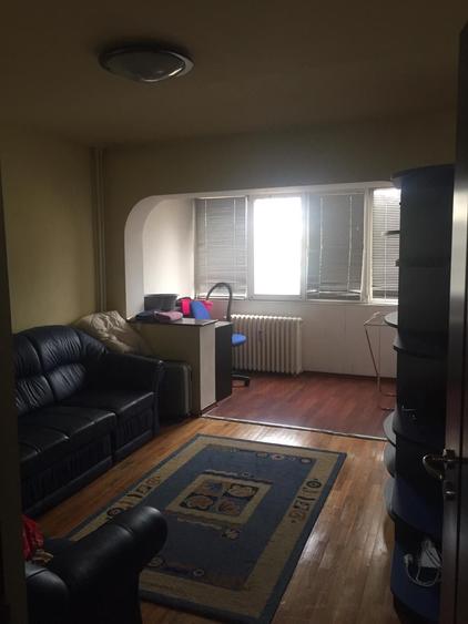 Apartament cu 3 camere decomandat în Cantemir