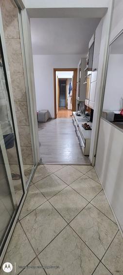 Apartament cu 3 camere semidecomandat, mobilat în Tomis Nord