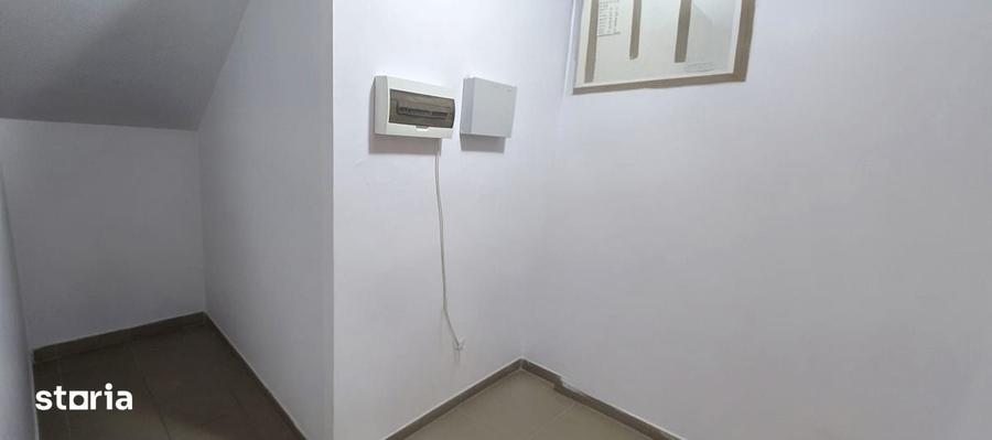 Apartament cu 4 camere nedecomandat în Centrul Civic