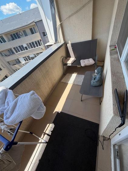 Apartament cu 3 camere decomandat, mobilat în Central