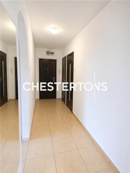 Apartament cu 3 camere nedecomandat în Drumul Taberei