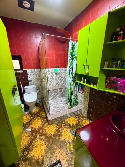 Casă individuală cu 4 camere cu Canalizare în Vest