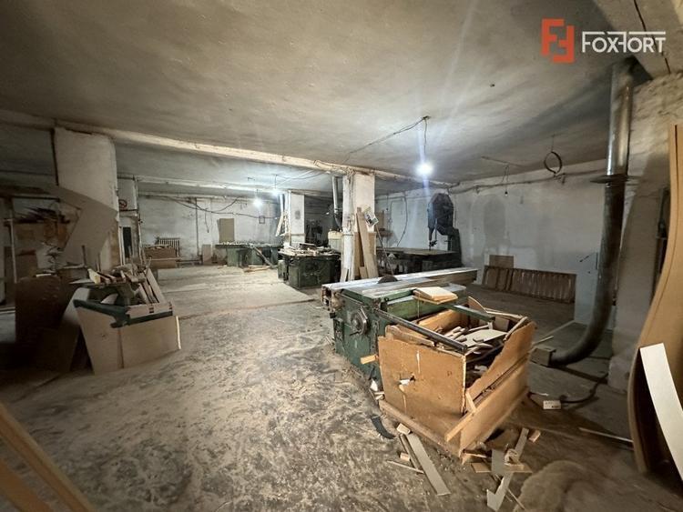 Spațiu industrial, de 1,500 mp, în Central