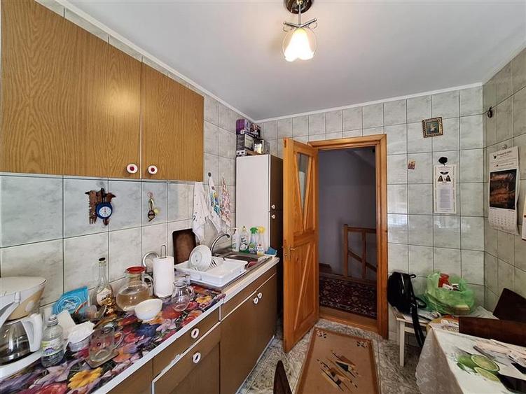 Casă cu 6 camere cu Teren 380 Mp în Ultracentral
