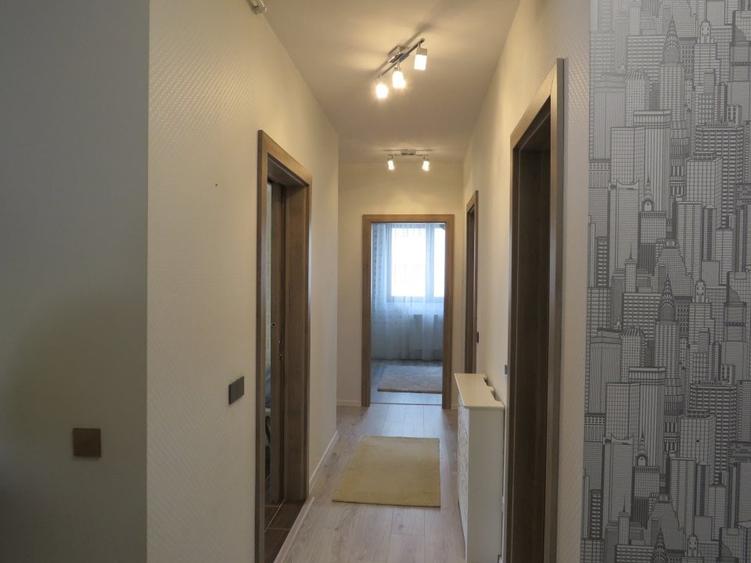Apartament cu 3 camere semidecomandat, mobilat în Tudor