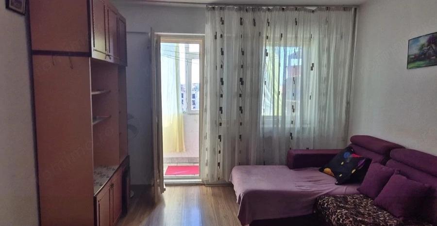 Apartament cu 2 camere decomandat, mobilat în Casa de Cultură